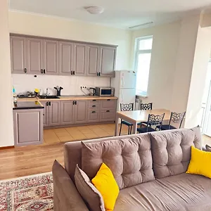 https://3-room.hotels-of-almaty.com